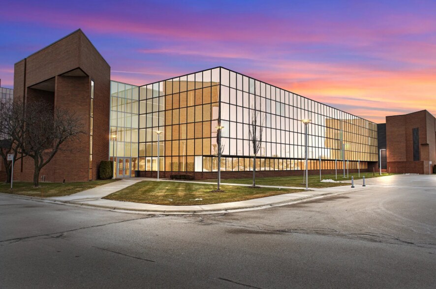 2855 Coolidge Hwy, Troy, MI à louer - Photo du bâtiment - Image 2 de 2