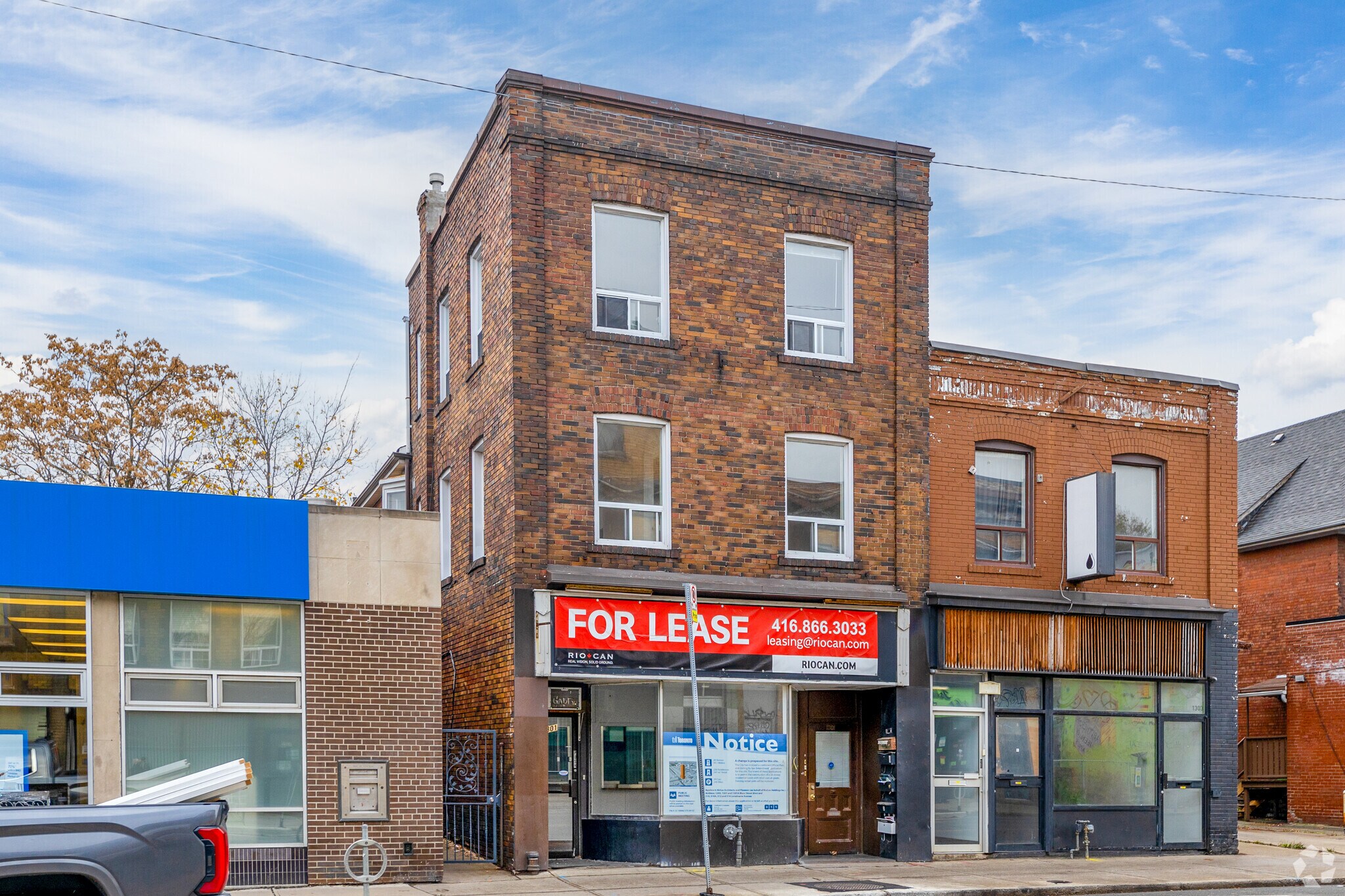 1301 Bloor St W, Toronto, ON à vendre Photo principale- Image 1 de 1