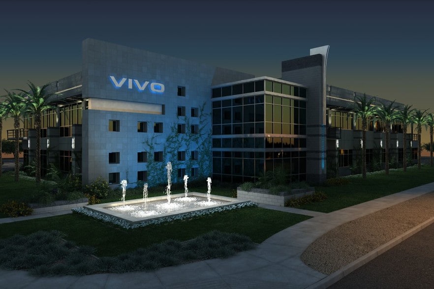 4650 E Cotton Center Blvd, Phoenix, AZ for lease - Building Photo - Image 2 of 45