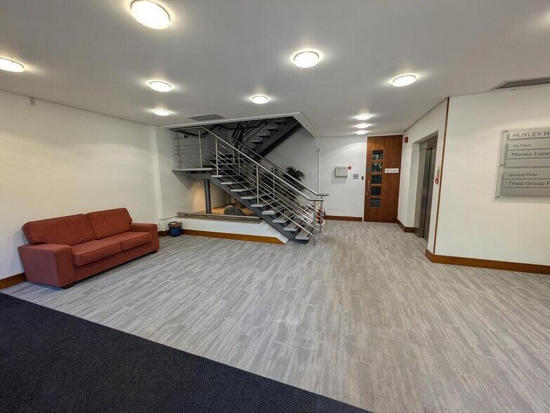 Catteshall Ln, Godalming à louer - Photo intérieure - Image 2 de 6