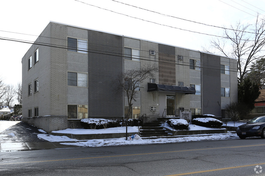 13509-13511 Detroit Ave, Lakewood, OH à vendre - Photo principale - Image 1 de 1