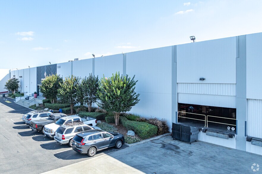 15500-15510 Blackburn Ave, Norwalk, CA à louer - Photo du bâtiment - Image 2 de 12
