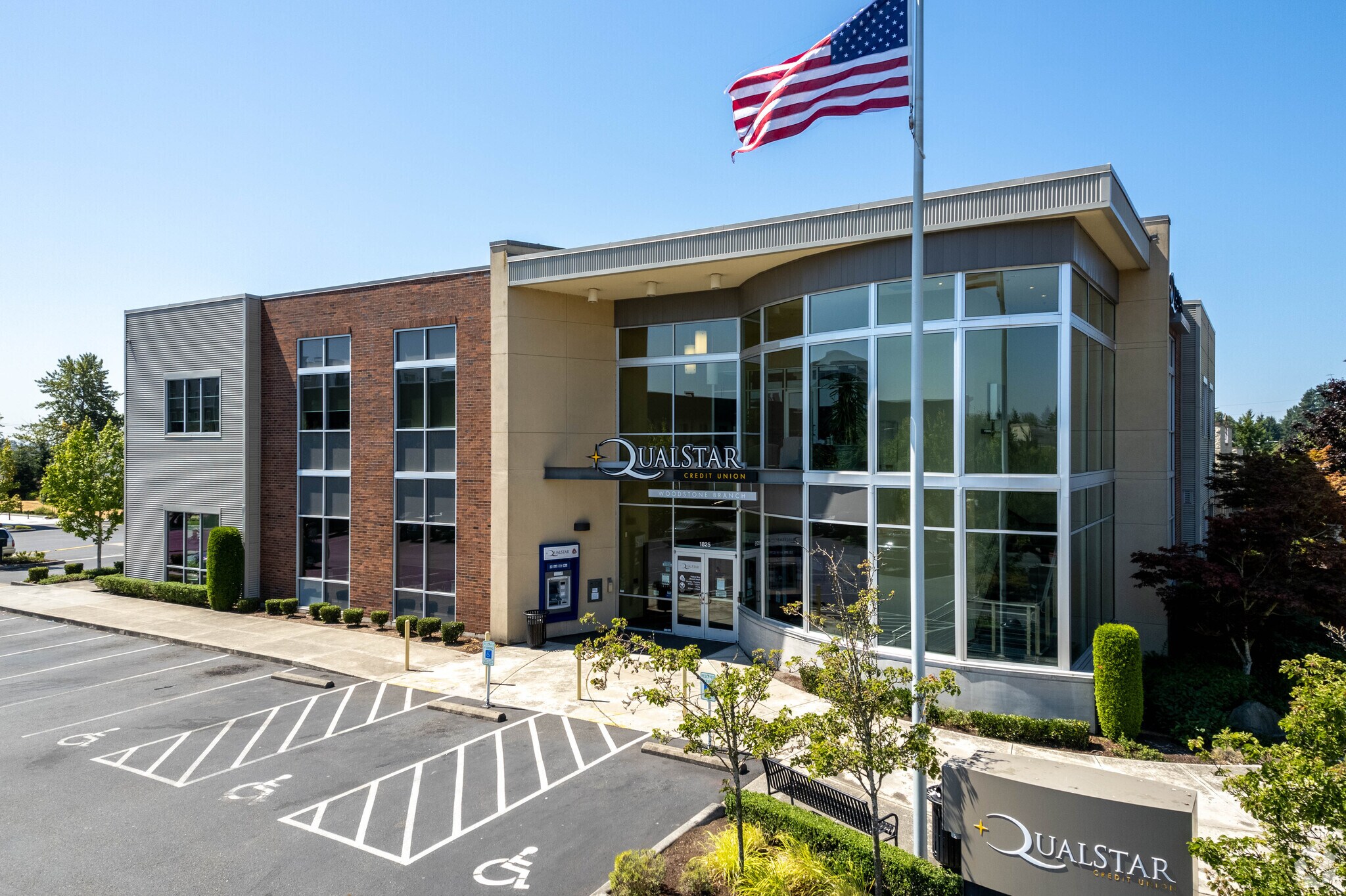 1825 S 316th St, Federal Way, WA à louer Photo du bâtiment- Image 1 de 4