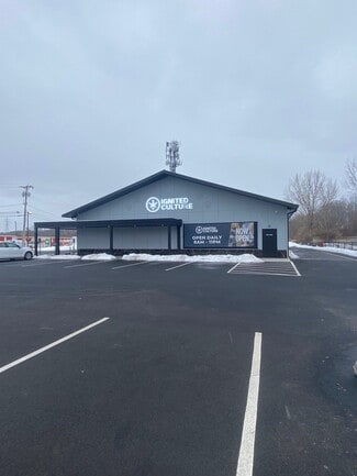 More details for 610 GAR Hwy, Swansea, MA - Retail for Sale