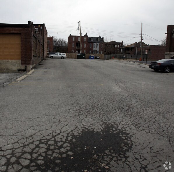 1717 S 7th St, Saint Louis, MO for sale - Primary Photo - Image 1 of 3