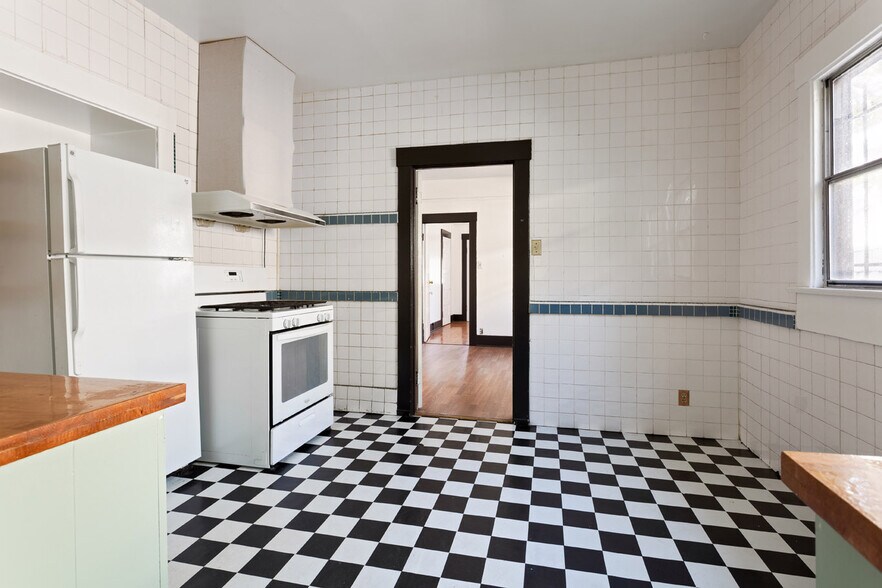 534 Casanova St, Los Angeles, CA à vendre - Photo du bâtiment - Image 2 de 31