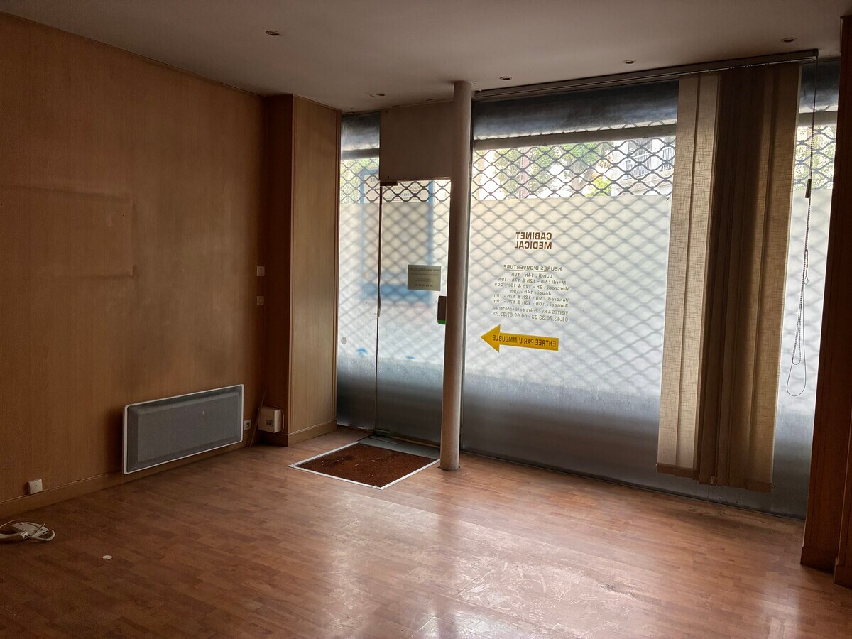 33 Rue Vitruve, Paris, PAR 75020 -  -  - Interior Photo - Image 1 of 7