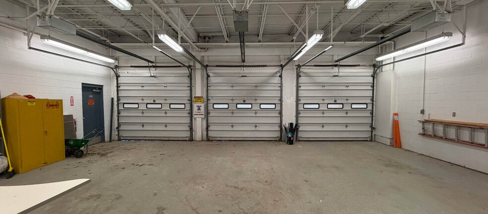 7088 W 130th St, Middleburg Heights, OH for lease - Building Photo - Image 3 of 5