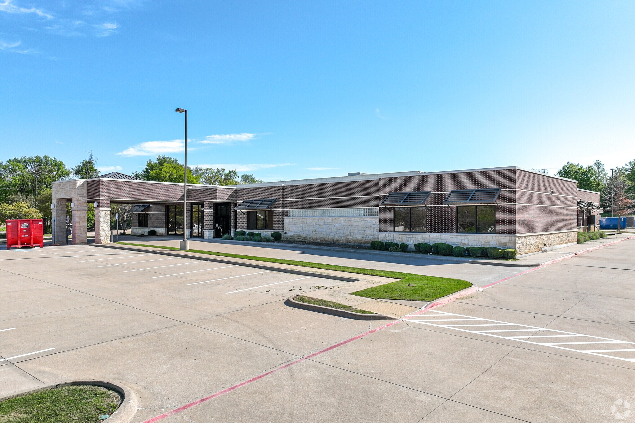 1924 Forest Ridge Dr, Bedford, TX for lease Building Photo- Image 1 of 20