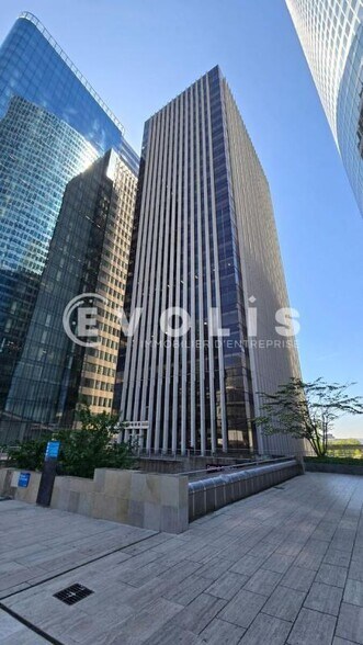 1 Place De La Pyramide, Puteaux for sale - Building Photo - Image 2 of 8
