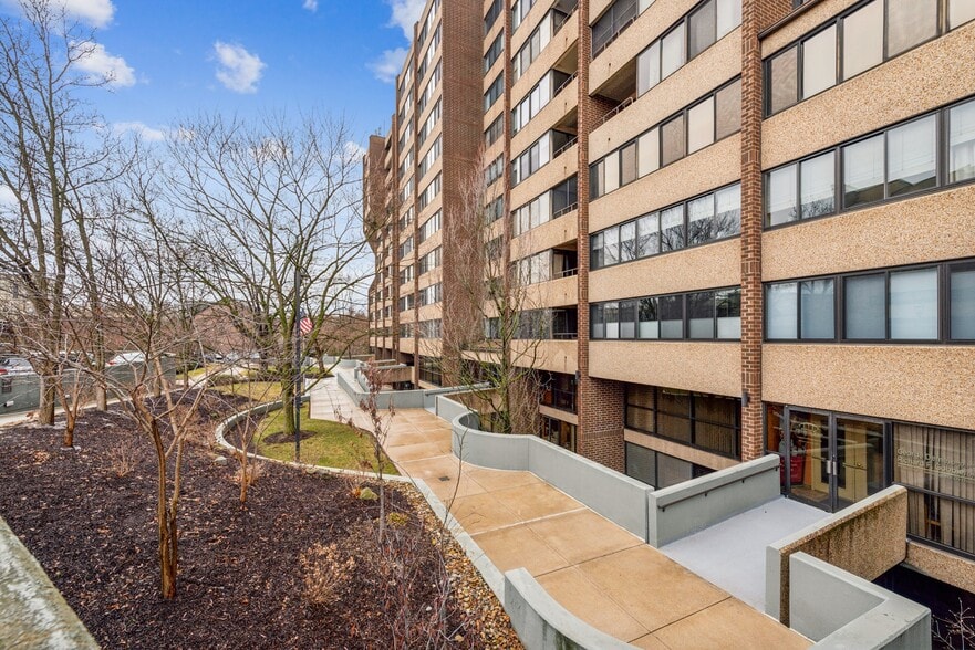 750 Washington Rd, Mt Lebanon, PA for sale - Building Photo - Image 3 of 24