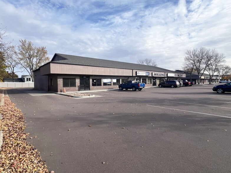 5420 W 26th St, Sioux Falls, SD for lease - Primary Photo - Image 1 of 4