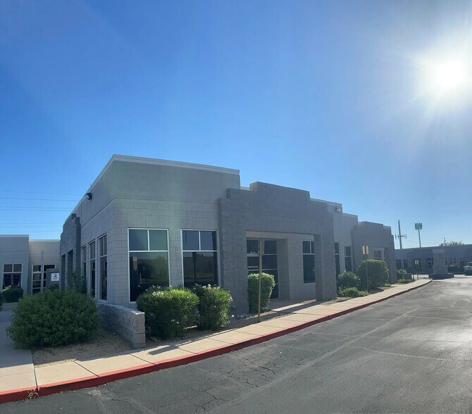 1815 W 1st Ave, Mesa, AZ à louer - Photo du bâtiment - Image 2 de 2