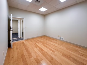 60 Westwood Ave, Waterbury, CT for lease Interior Photo- Image 2 of 9