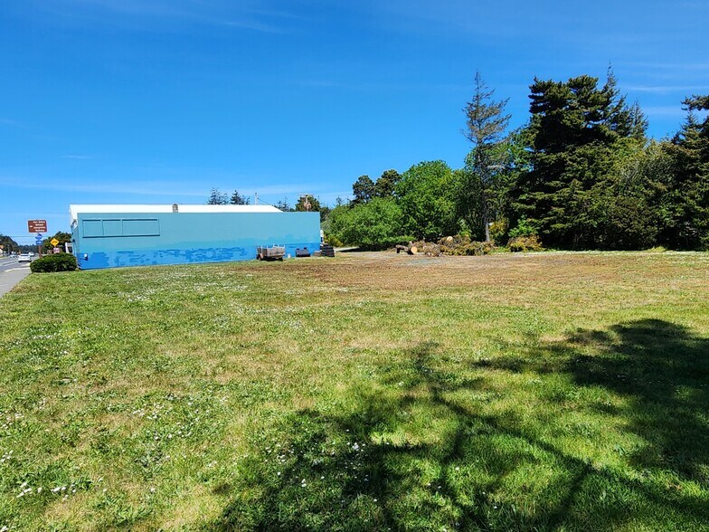 1738 Oregon St, Port Orford, OR à vendre - Photo du bâtiment - Image 3 de 13