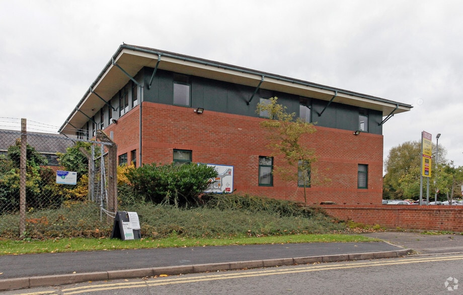 Units 1-2 Greyfriars Way, Stafford for lease - Primary Photo - Image 1 of 10