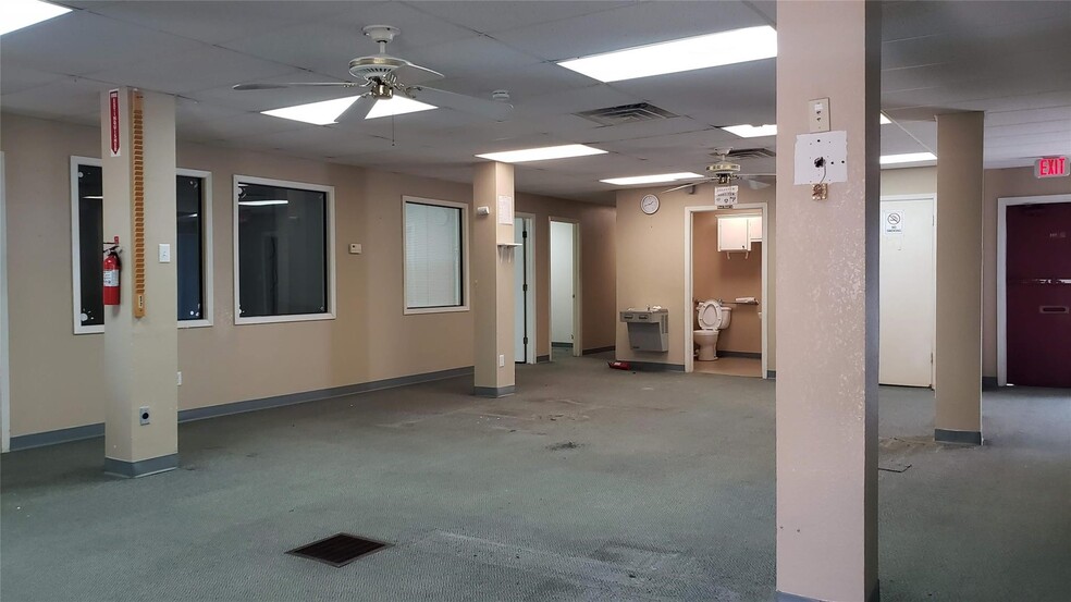 711 SW 1st St, Mineral Wells, TX for sale - Building Photo - Image 3 of 7