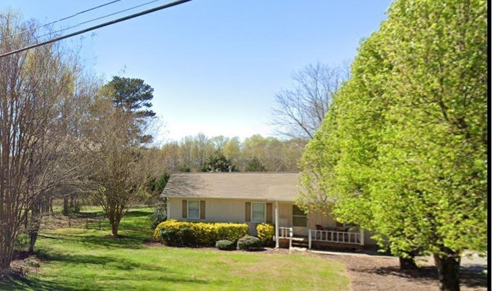 10561 E Cherokee Dr, Canton, GA à vendre - Photo principale - Image 2 de 5