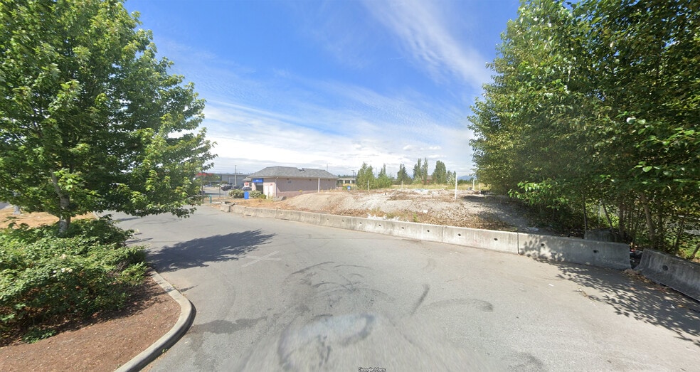 6036 Glover Rd, Langley, BC à vendre - Photo du bâtiment - Image 2 de 2