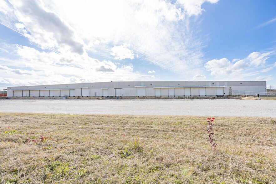 942 W Park Dr, Selma, AL à louer - Photo du bâtiment - Image 2 de 19