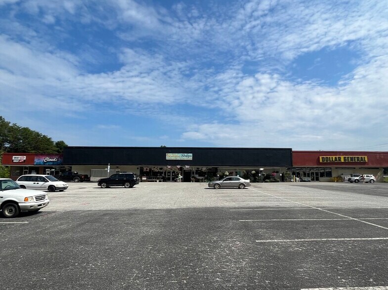 4535-4539 N Us Highway 220, Summerfield, NC à louer - Photo du bâtiment - Image 2 de 3