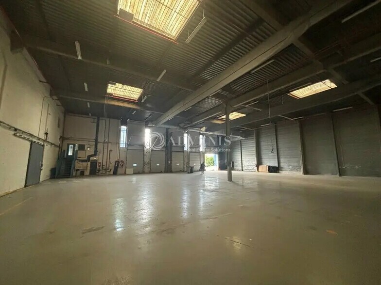Industrial in Fontenay-sous-Bois for lease - Interior Photo - Image 3 of 8