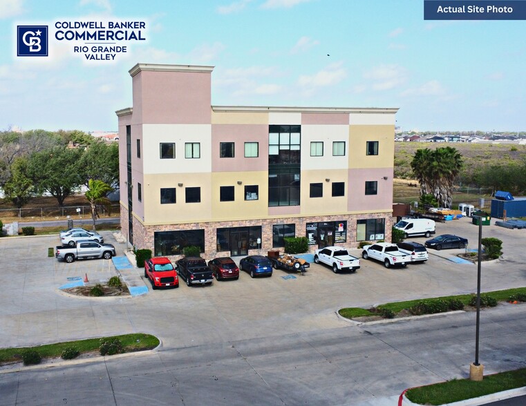 312 W Nolana Loop, Pharr, TX à vendre - Photo du bâtiment - Image 2 de 8