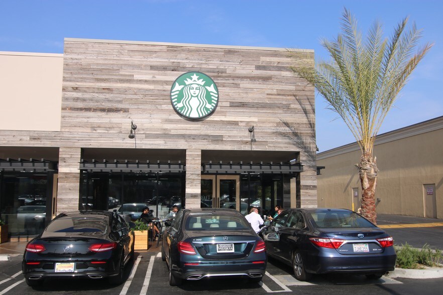 4500-4550 Van Nuys Blvd, Van Nuys, CA à louer - Photo du bâtiment - Image 2 de 10