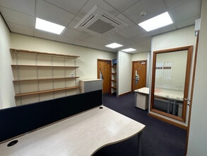Salisbury Rd, Ringwood for lease Interior Photo- Image 2 of 4