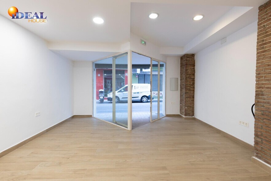 Calle Almona de San Juan de Dios, 15, Granada, Granada for sale - Interior Photo - Image 1 of 21