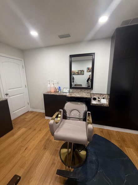 925 W Mitchell St, Arlington, TX à louer - Photo intérieure - Image 3 de 11
