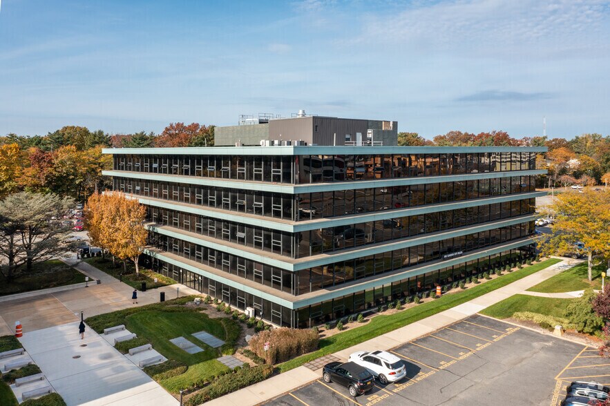 100 Garden City Plz, Garden City, NY à louer - Photo du bâtiment - Image 1 de 5