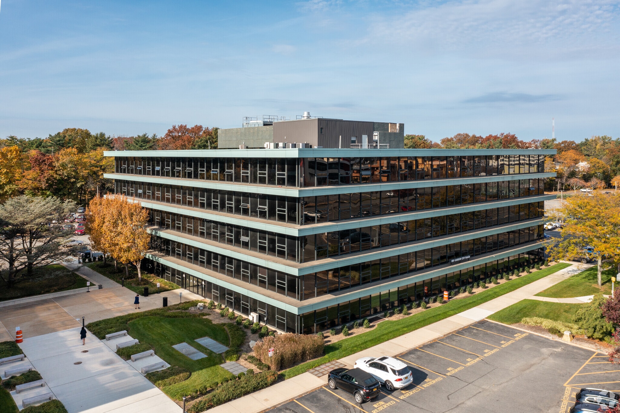 100 Garden City Plz, Garden City, NY for lease Building Photo- Image 1 of 6