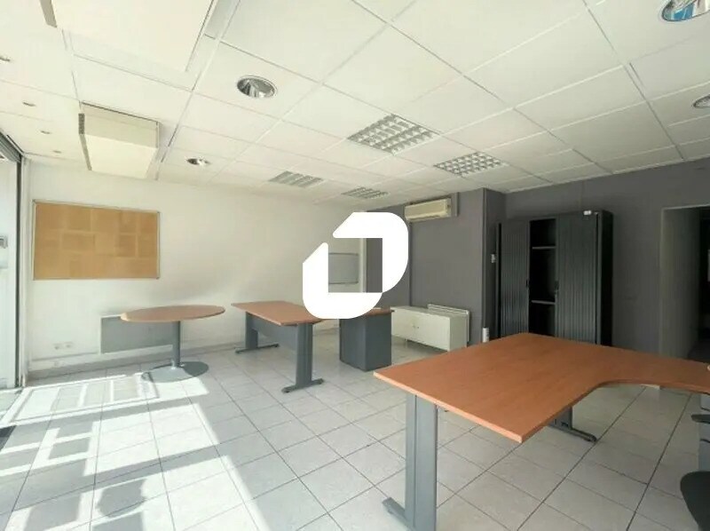 Retail in Montpellier for lease Interior Photo- Image 1 of 4