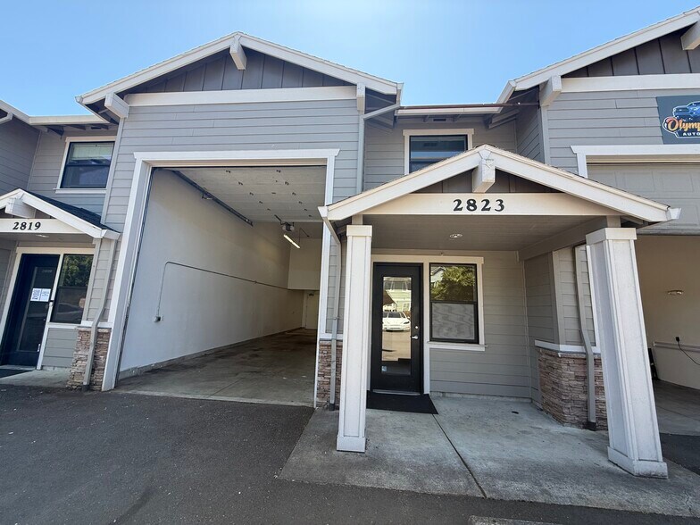 2819-2827 SE 75th Ave, Hillsboro, OR à louer - Photo du bâtiment - Image 2 de 17