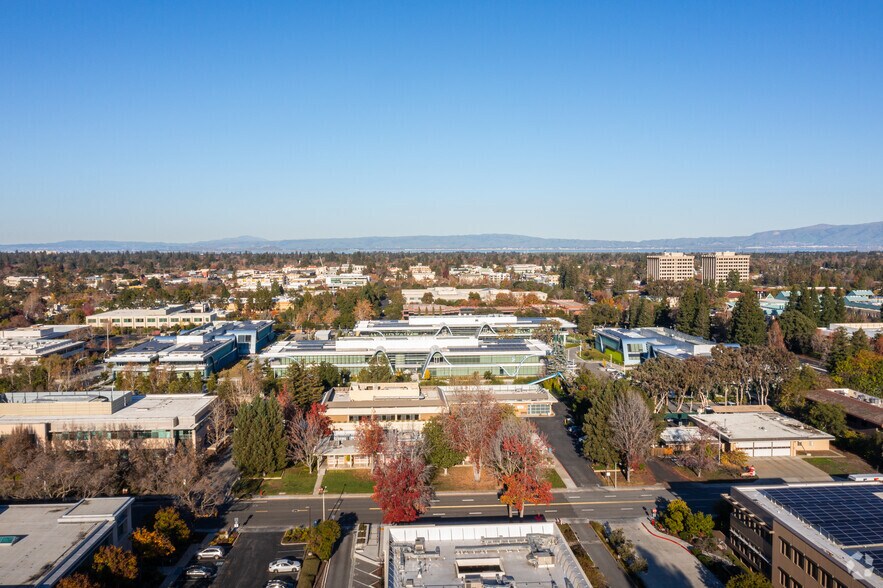 2631 Hanover St, Palo Alto, CA for lease - Aerial - Image 3 of 8
