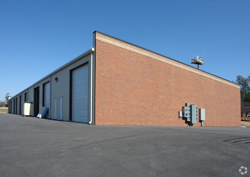 5306 Palmero Ct, Buford, GA à louer - Photo du bâtiment - Image 2 de 20