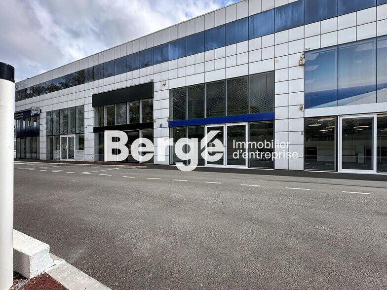 Retail in Antibes for sale - Building Photo - Image 1 of 1