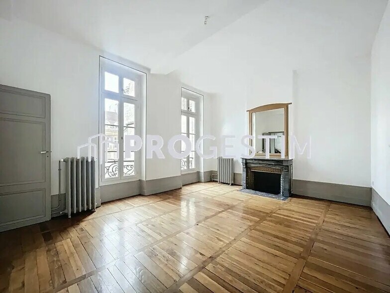 Bureau dans Dijon à vendre - Photo du bâtiment - Image 2 de 12