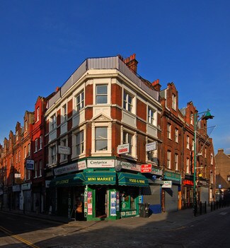 Plus de détails pour 41 Brick Ln, Londres - Commerce de détail à louer