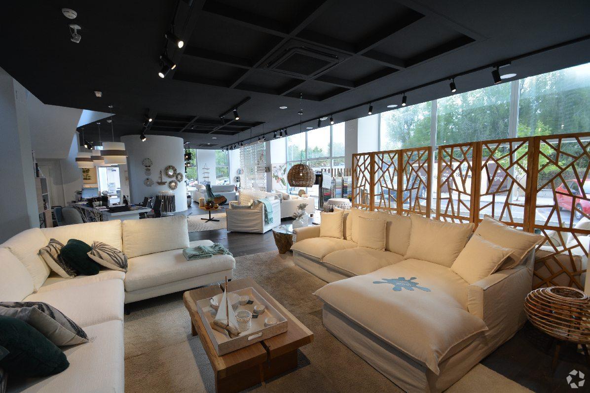 Commerce de détail dans Las Rozas de Madrid, Madrid à louer Photo du bâtiment- Image 1 de 14