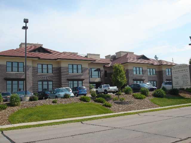 615 Valley View Dr, Moline, IL à louer - Photo du bâtiment - Image 2 de 5