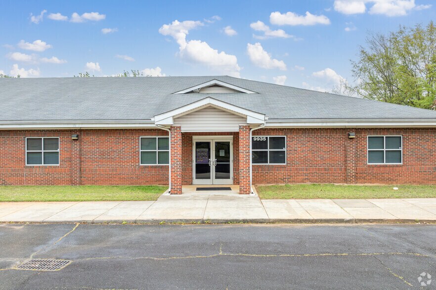 9935 Packard St, Pineville, NC à vendre - Photo du bâtiment - Image 2 de 4