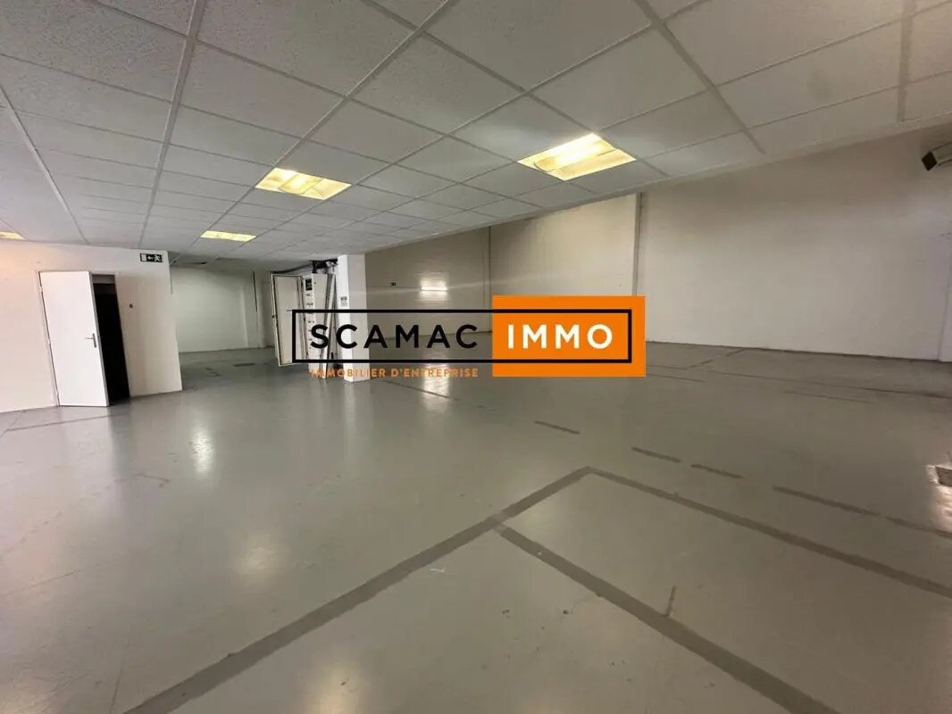 Industrial in Poissy for lease Interior Photo- Image 1 of 19