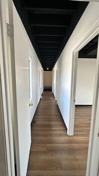 2110 W 75th St, Prairie Village, KS à louer - Photo du bâtiment - Image 2 de 8