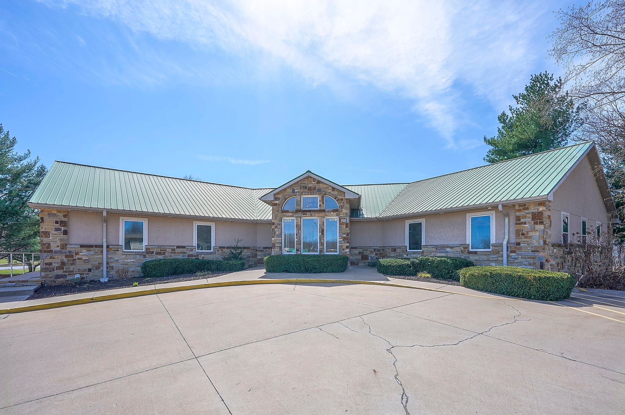 425 W Pine St, Raymore, MO à vendre Photo principale- Image 1 de 33
