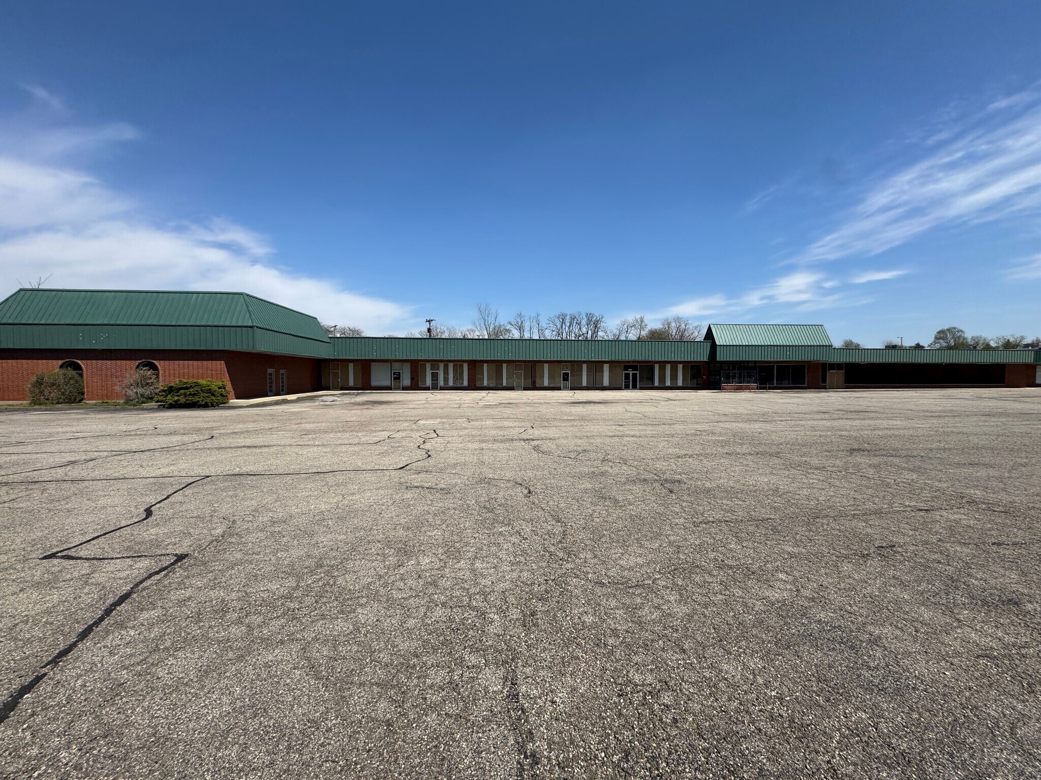 4618-4652 Wilmington Pike, Dayton, OH à vendre Photo principale- Image 1 de 17