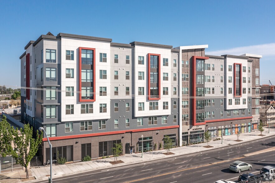 1325 65th St, Sacramento, CA à louer - Photo du bâtiment - Image 2 de 26