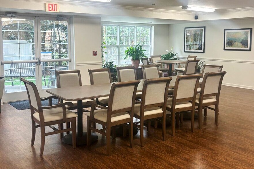 14 W Bartlette St, Sumter, SC à vendre - Photo du bâtiment - Image 2 de 10