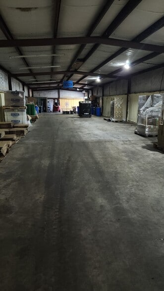 1975 County Road 1605, Rusk, TX for sale - Interior Photo - Image 3 of 16